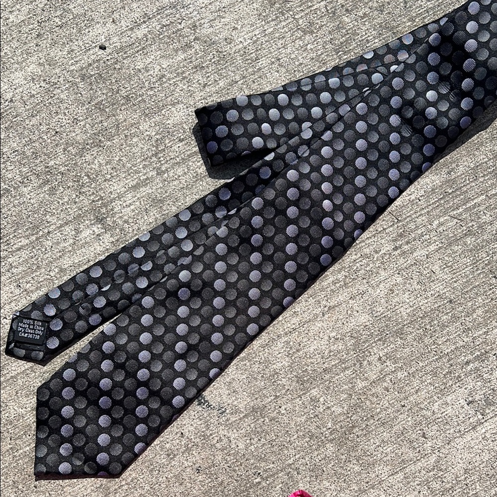 Sophisticated Black and Gray Geometric Tie